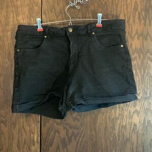 *4/$20* Serra black jean shorts size 16